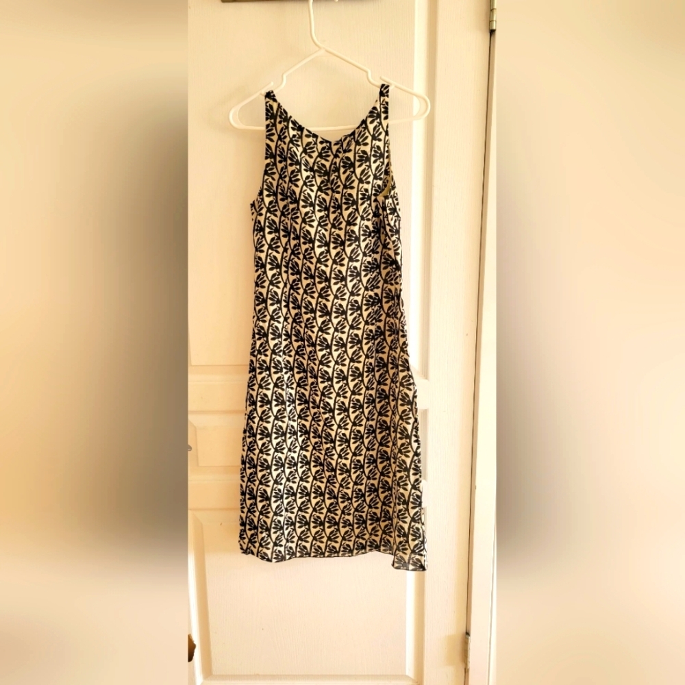 181 - 🌿 Palm Chic V-Neck Dress | Side Zip & Fully Lined - Picture 6 of 6